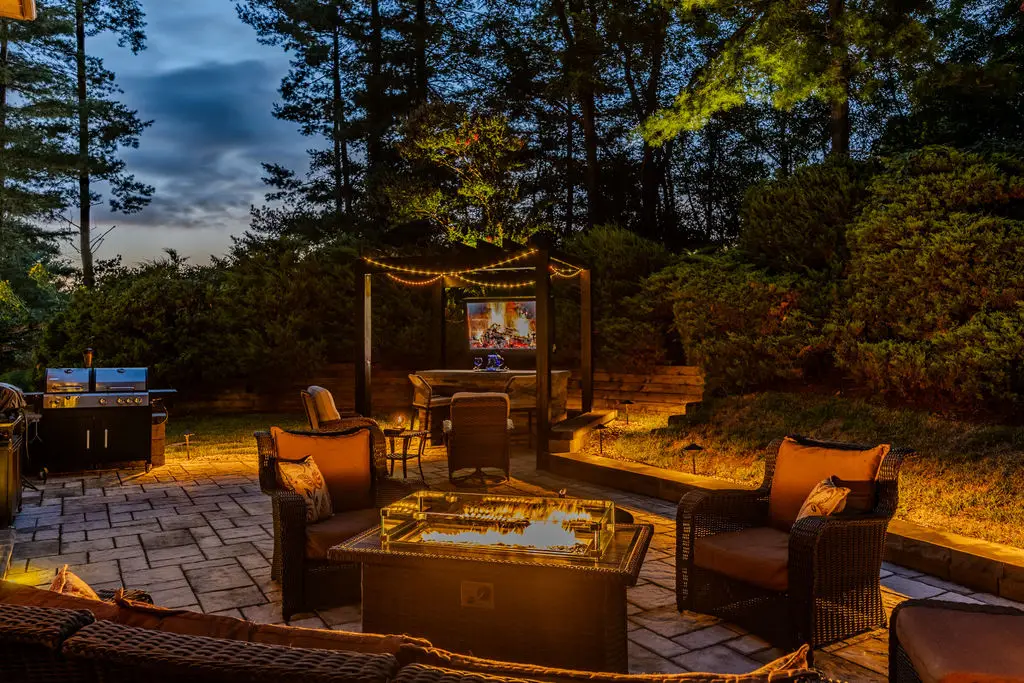 Expert stone outdoor kitchen design service in Loudoun County